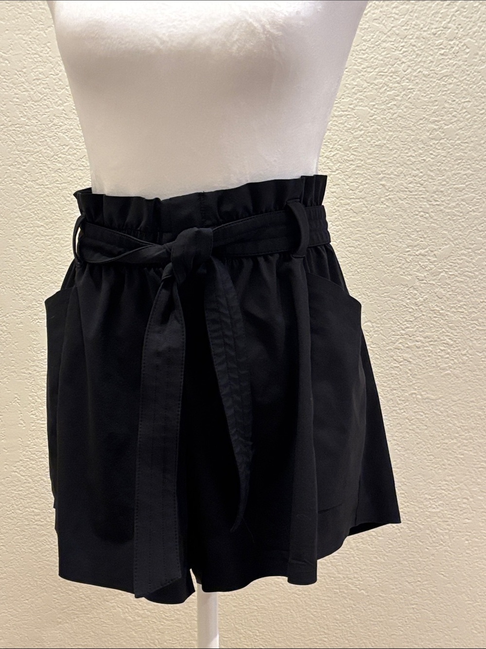 Athleta Black High-Waist Paperbag Tie Shorts